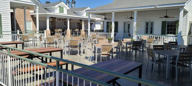 The second-story deck and views of Lake Pontchartrain
